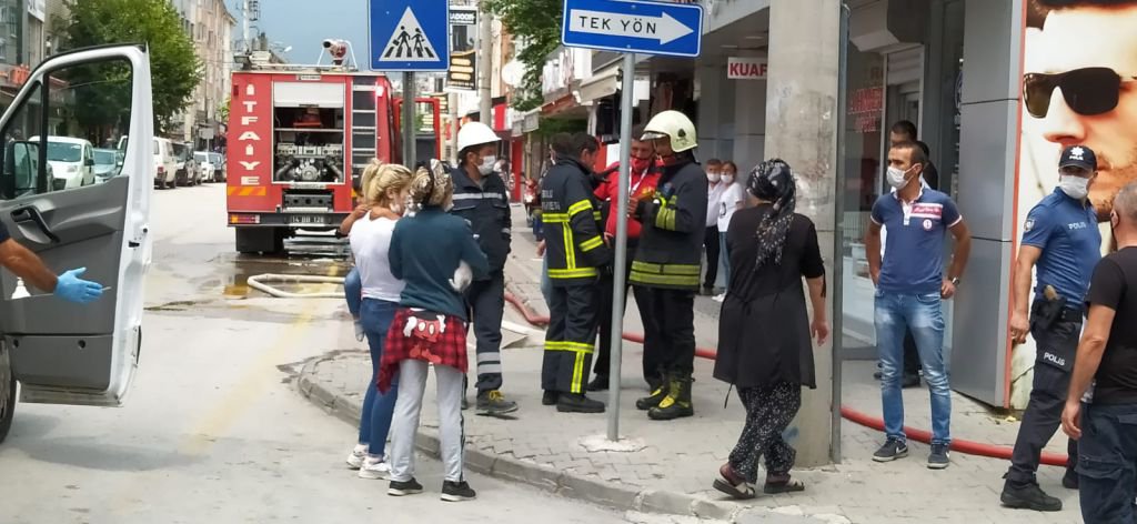 BOLU'DA KORKUTAN YANGIN