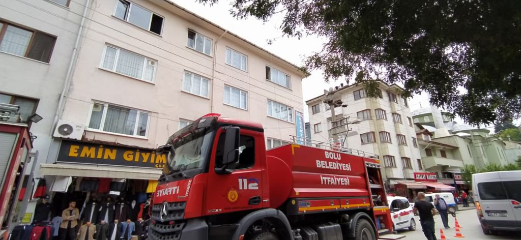 BOLU'DA KORKUTAN YANGIN