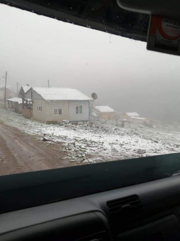 BOLU'DA LAPA LAPA KAR YAĞDI