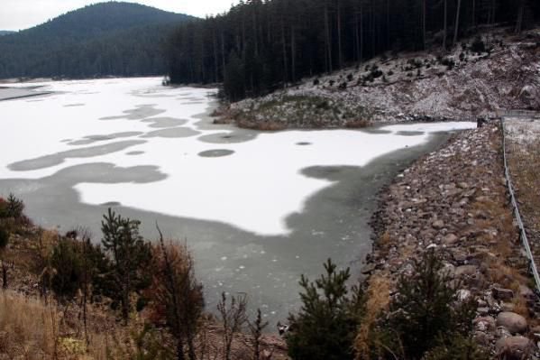 BOLU'DA O GÖL BUZ TUTTU !