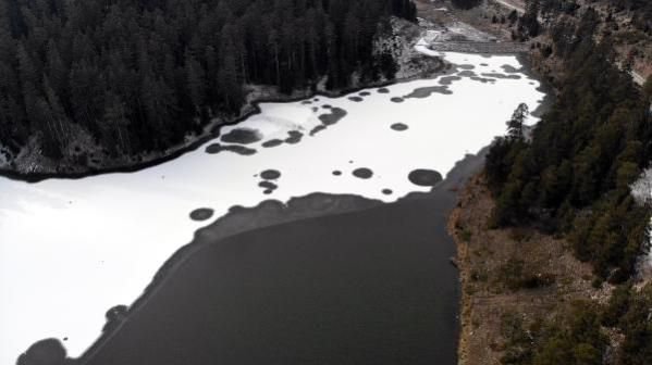 BOLU'DA O GÖL BUZ TUTTU !