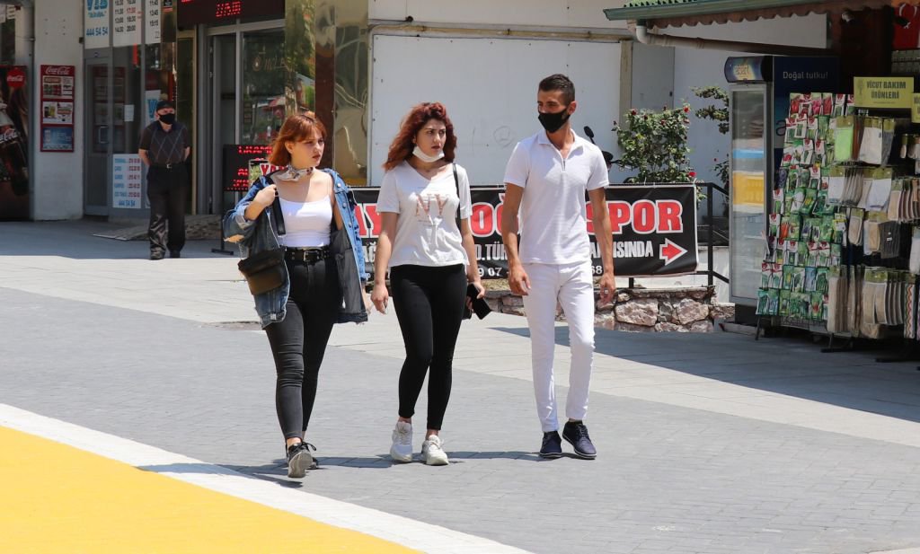 BOLU'DA UYARILARA RAĞMEN TEDBİRLERE UYULMUYOR