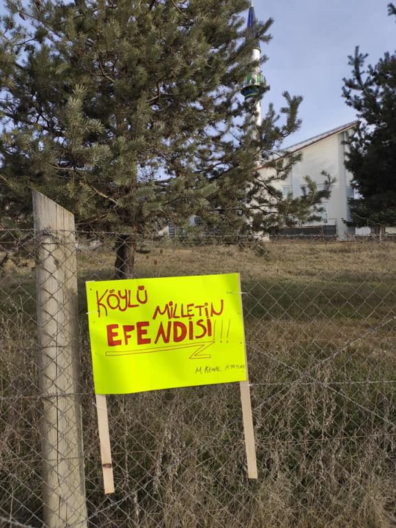 BUNLAR NEYİN PANKARTI...