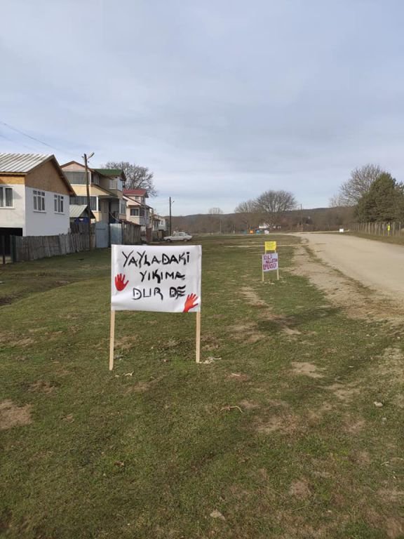 BUNLAR NEYİN PANKARTI...