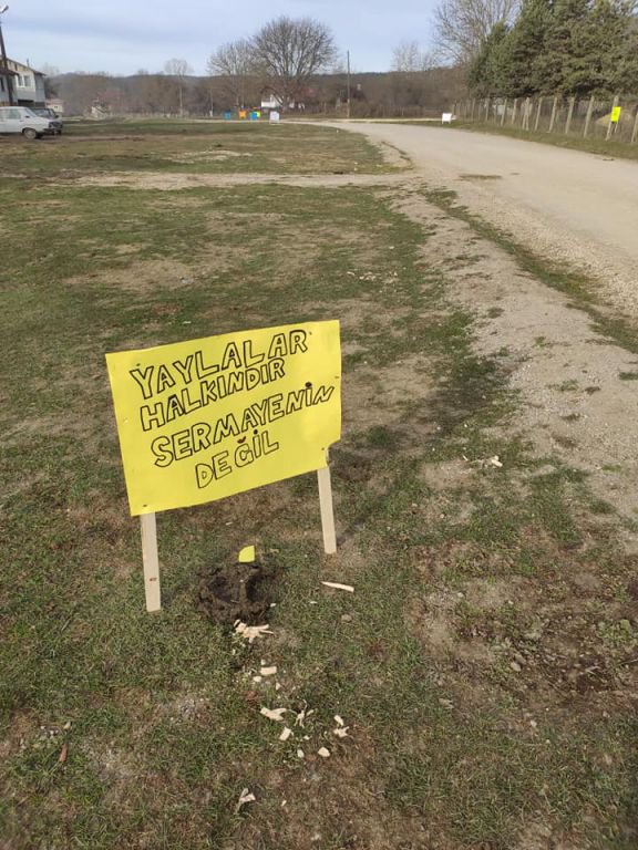 BUNLAR NEYİN PANKARTI...