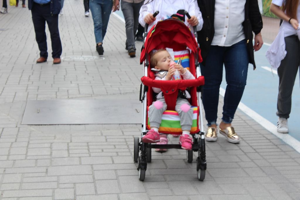 CADDEDE RENKLİ GÖRÜNTÜLER