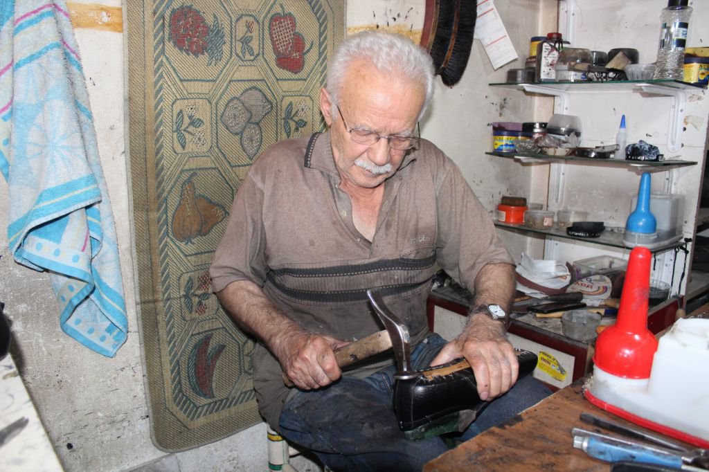 “ÇEKİCİMİN UCUYLA HAYATA TUTUNDUM”