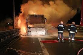 CENAZEYE GİDERKEN ALEV ALEV YANDI!