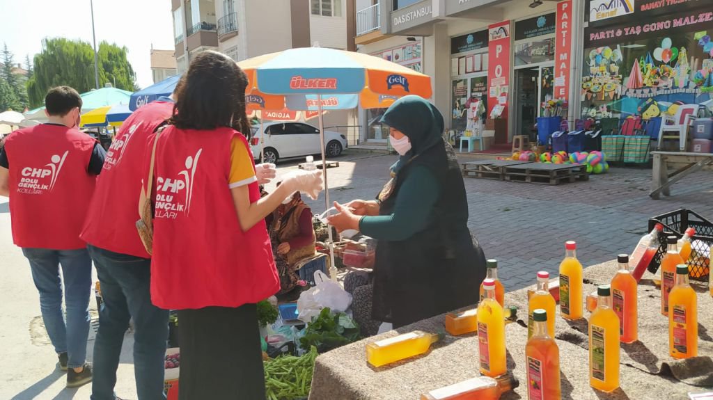 CHP'Lİ GENÇLER SAHADA