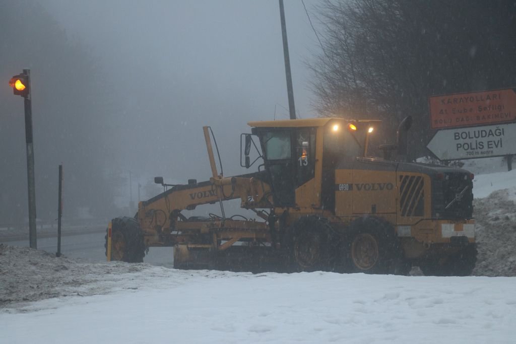 BOLU DAĞI'NDA GÖZ GÖZÜ GÖRMÜYOR