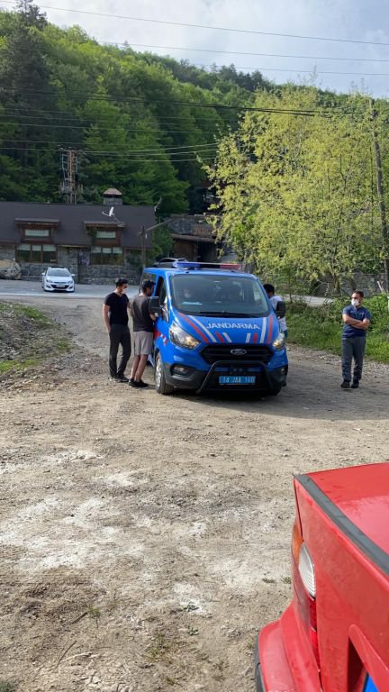 DERE BAŞINDA OTURANA DA CEZA YAZILDI