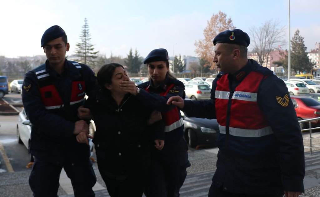 DHKPC’Lİ KADIN YAKALANDI