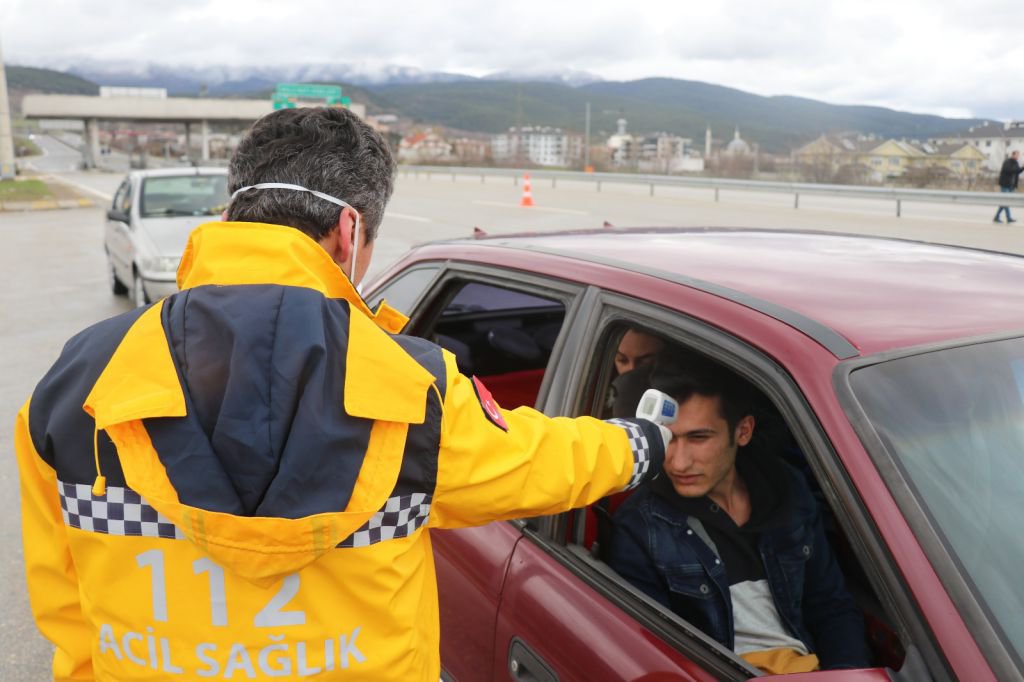 BOLU'YA GELENİN ATEŞİ ÖLÇÜLÜYOR