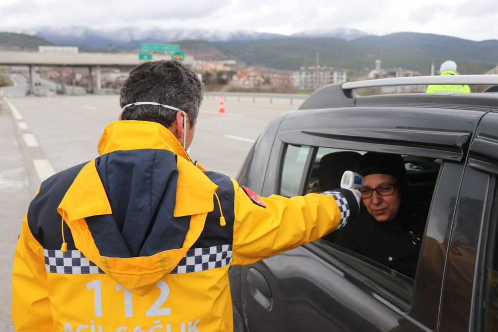 BOLU'YA GELENİN ATEŞİ ÖLÇÜLÜYOR