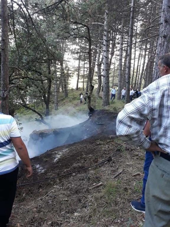 ELLERİNDE BİDONLARLA YANGINA KOŞTULAR