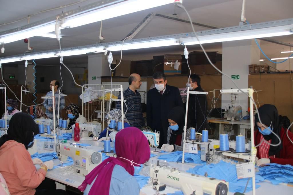 ÜRETTİKLERİ MASKELERİ VATANDAŞA DAĞITACAKLAR