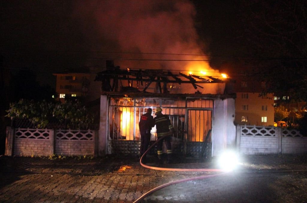 EV VE İŞYERİ KÜLE DÖNDÜ