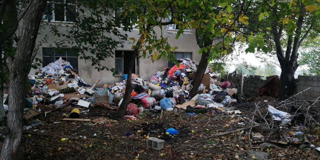 EVDEN KİLOLARCA ÇÖP ÇIKTI !