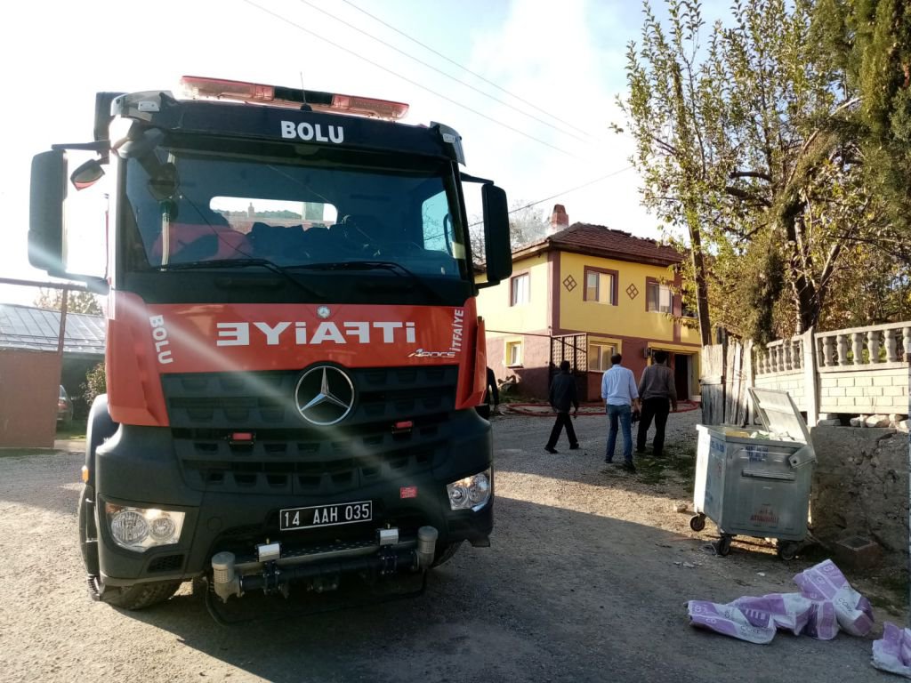EVİN ÇATISI BİR ANDA TUTUŞTU