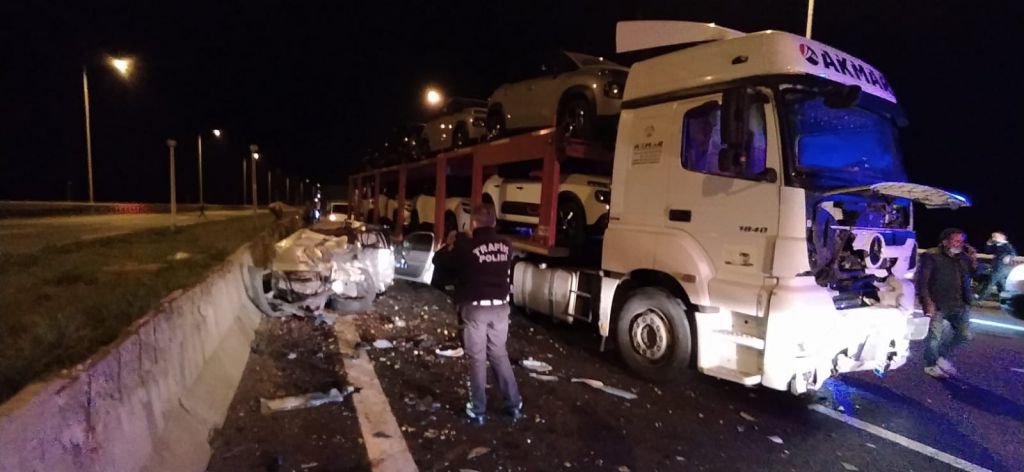 FRENİ PATLAYAN KAMYON 8 ARACI BİÇTİ