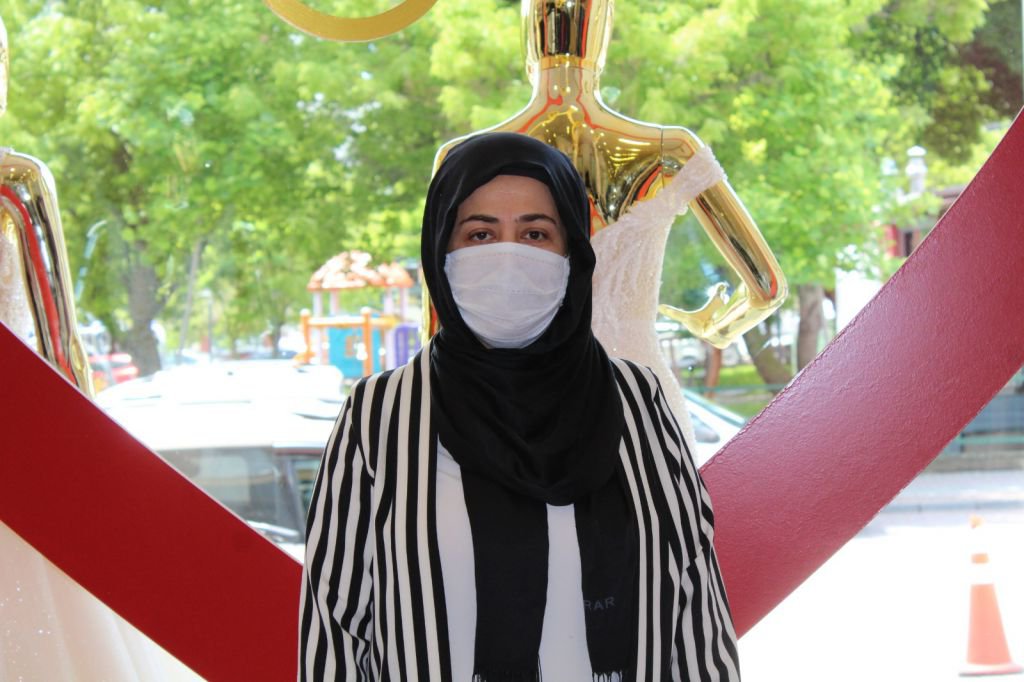 GELİN VE DAMATLARDA YENİ PANDEMİ MODASI