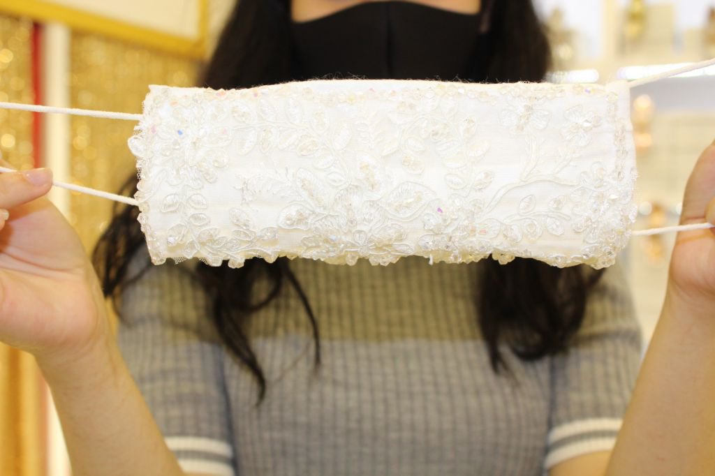 GELİN VE DAMATLARDA YENİ PANDEMİ MODASI