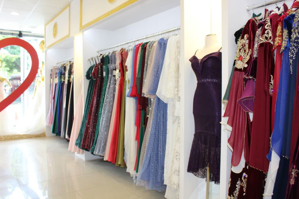 GELİN VE DAMATLARDA YENİ PANDEMİ MODASI