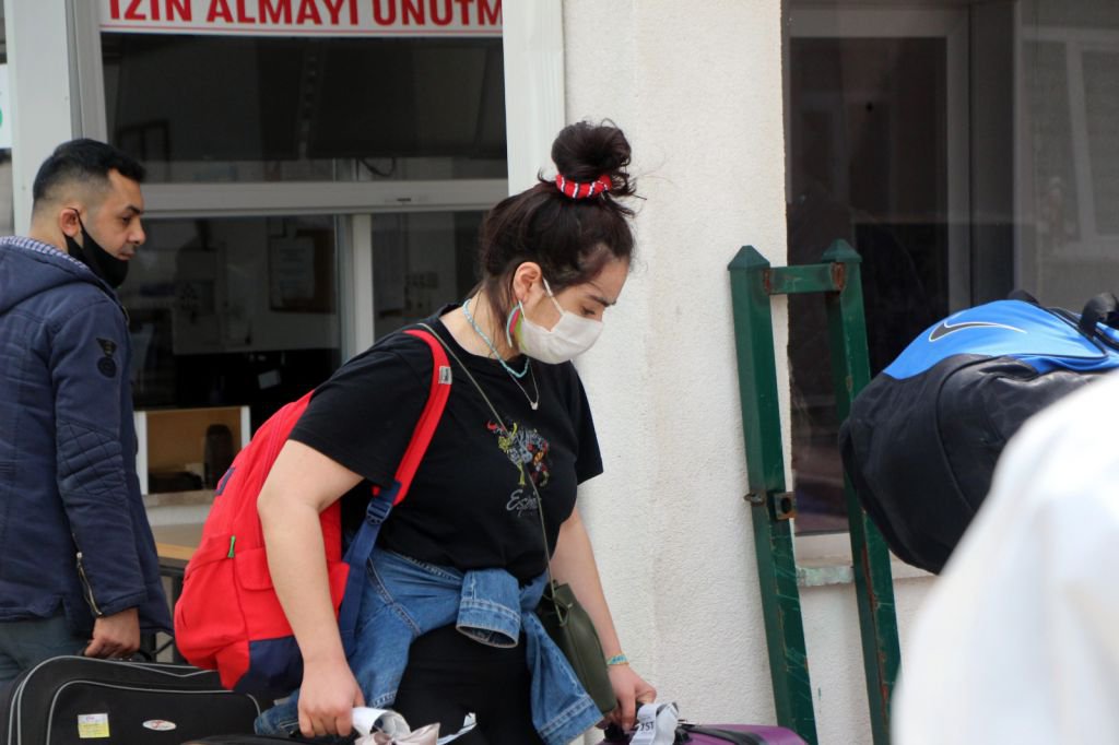 GELMEYE DEVAM EDİYORLAR...