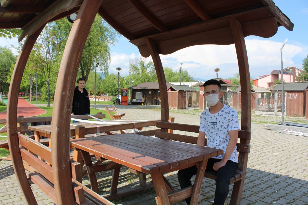 GENÇLER SOKAKLARA AKIN ETTİ