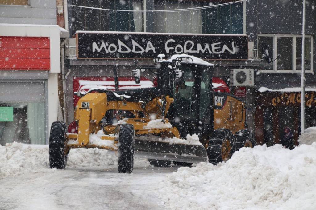 GEREDE’DE YOĞUN KAR MESAİSİ