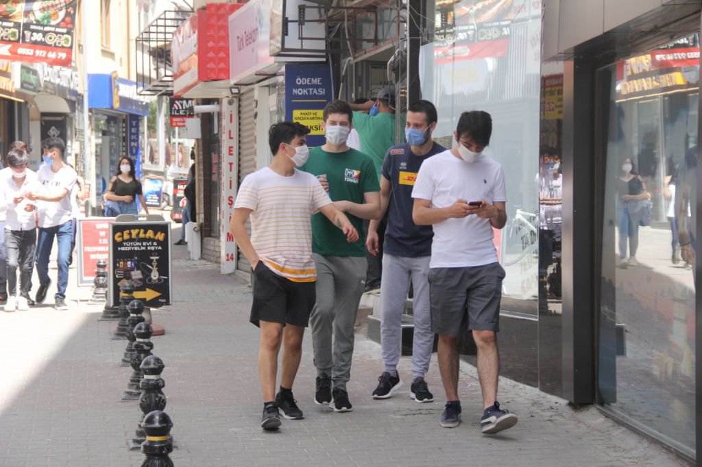 GÜN GENÇLERİN GÜNÜ