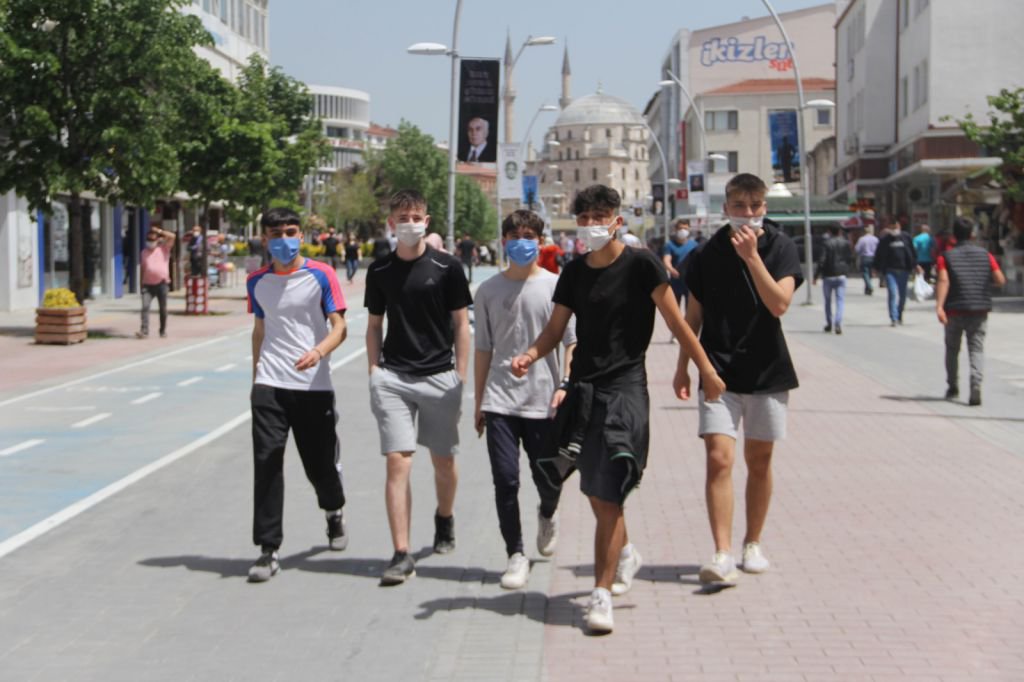 GÜN GENÇLERİN GÜNÜ