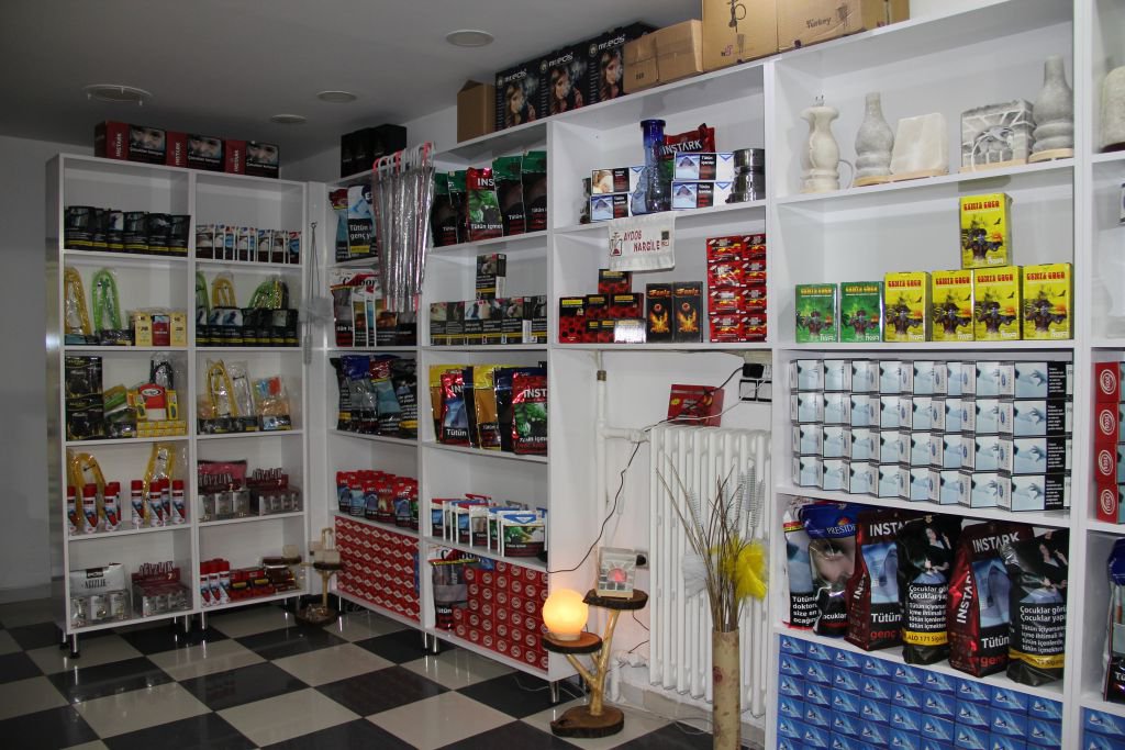 İÇENLERE YASAK YOK