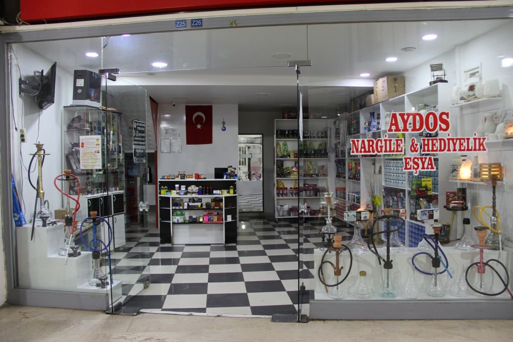 İÇENLERE YASAK YOK