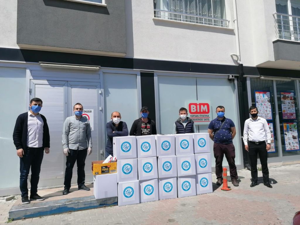 İHTiYAÇ SAHiBi  VATANDAŞLAR  iÇiN YOLLARA  DÜŞTÜLER