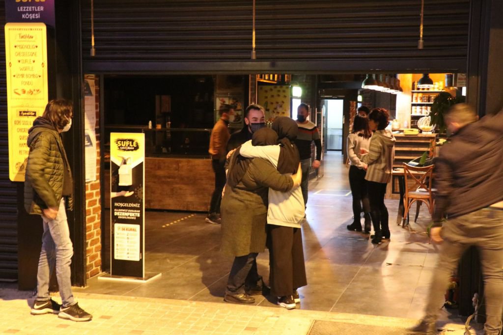 İŞYERLERİ GÖZYAŞLARIYLA KAPANDI