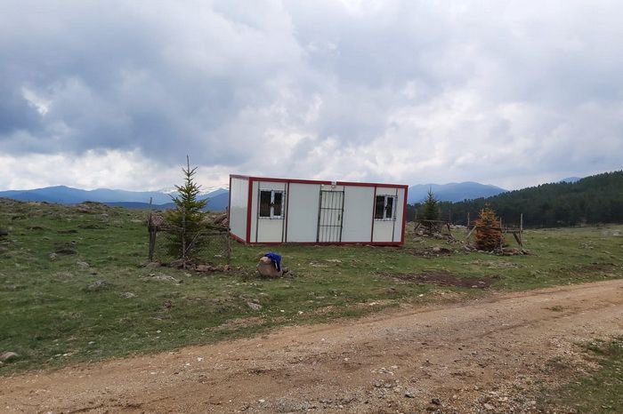 KAÇAK YAPILAR YIKILDI