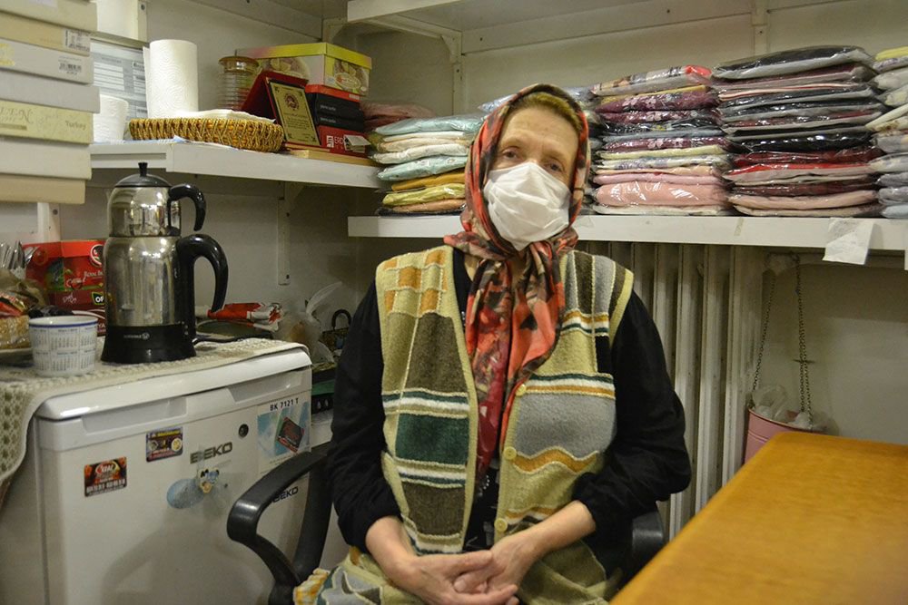 KADRİYE TEYZE DÜKKANINA KAVUŞTU