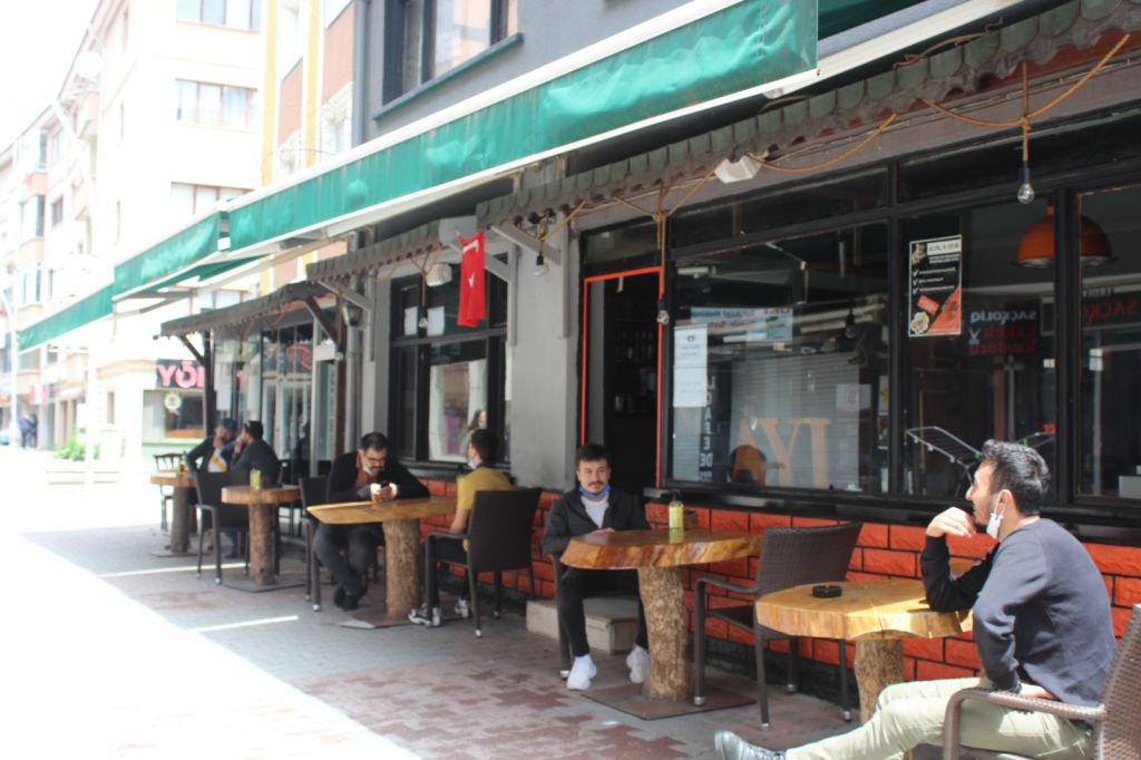 KAFE VE RESTORANLAR AÇILDI