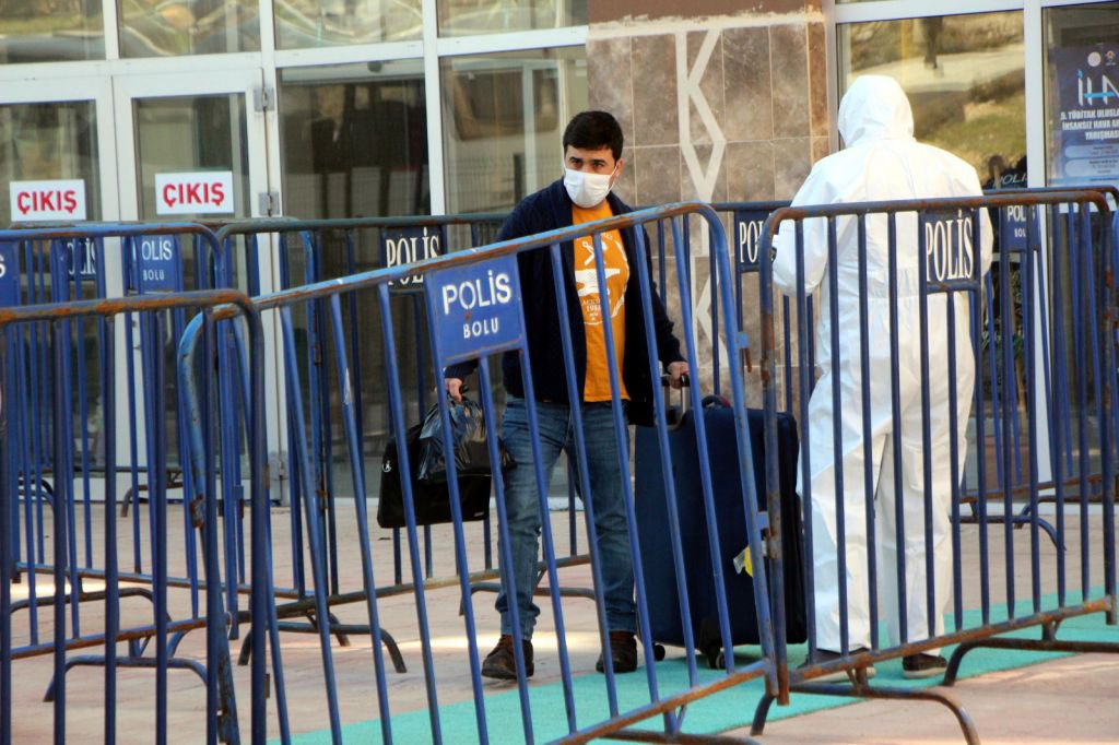 KARANTİNA SÜRESİ BİTENLER TAHLİYE OLUYOR