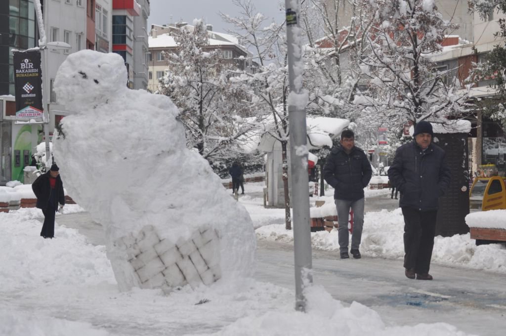 KENT MERKEZİ  BEMBEYAZ OLDU