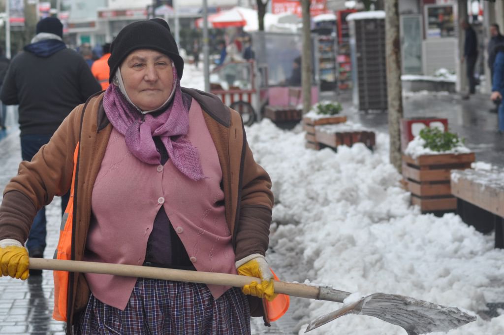 KENT MERKEZİ  BEMBEYAZ OLDU