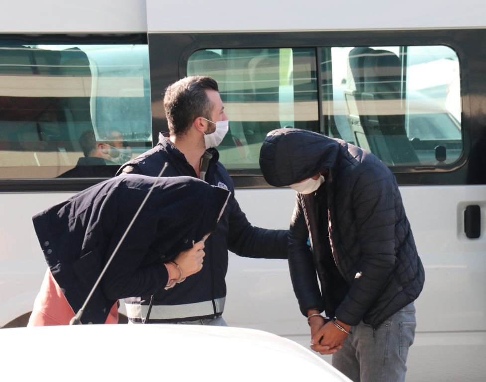 KERESTE HIRSIZLARI ENSELENDİ