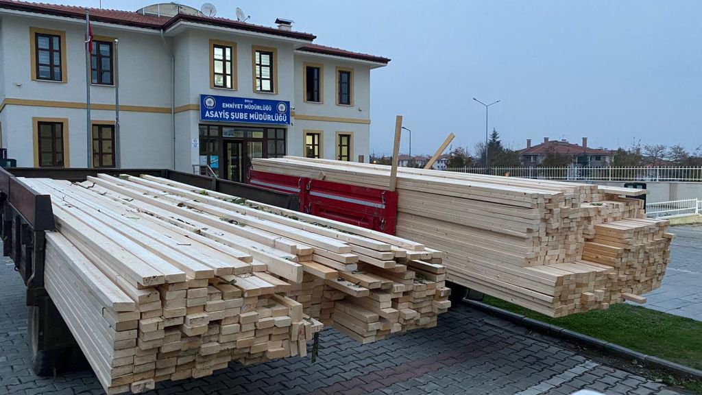 KERESTE HIRSIZLARI ENSELENDİ