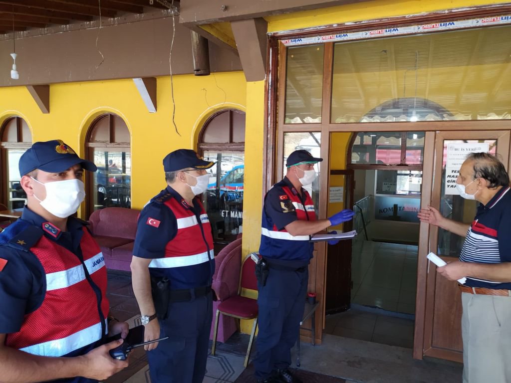 KURAL DİNLEMEYENLERE 21 BİN LİRA CEZA