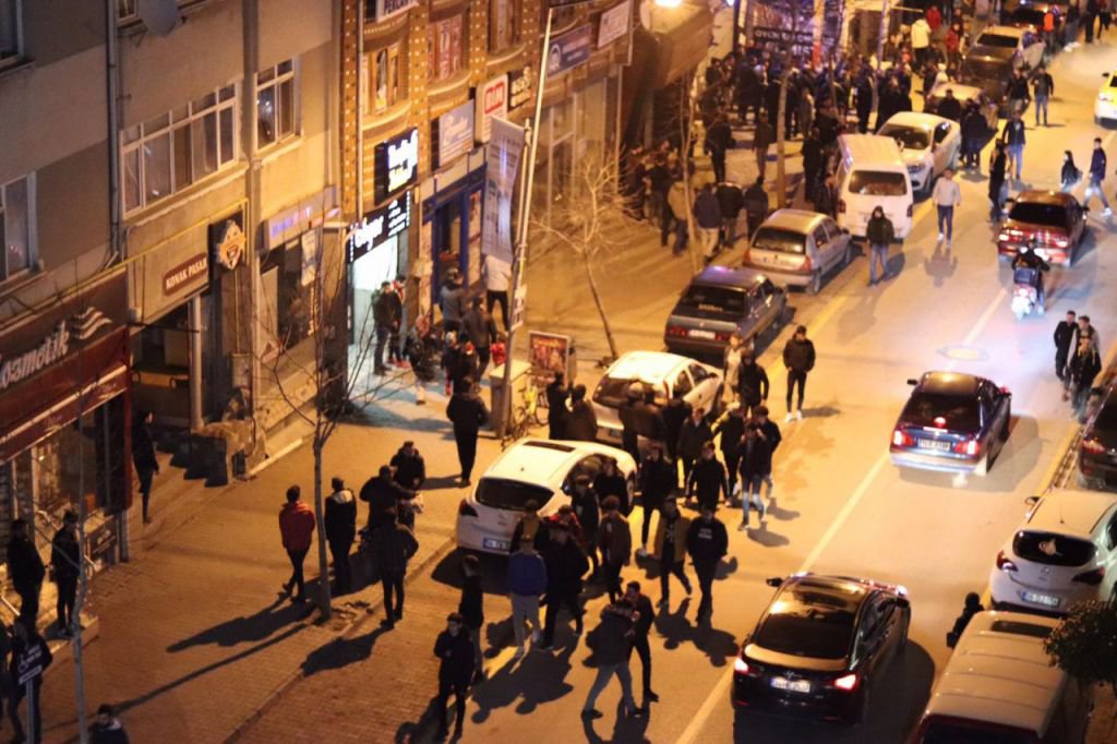 MAÇ SONRASI ORTALIK KARIŞTI