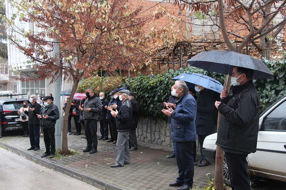 NAMDAR HOCA TOPRAĞA VERİLDİ