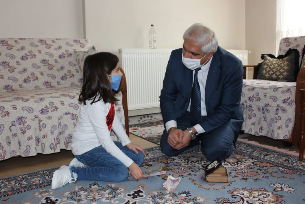 NE KADAR DA DUYARLI ÇOCUKLAR VAR...