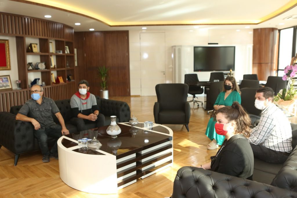 ÖĞRENCİLERDEN ALKIŞLANACAK HAREKET