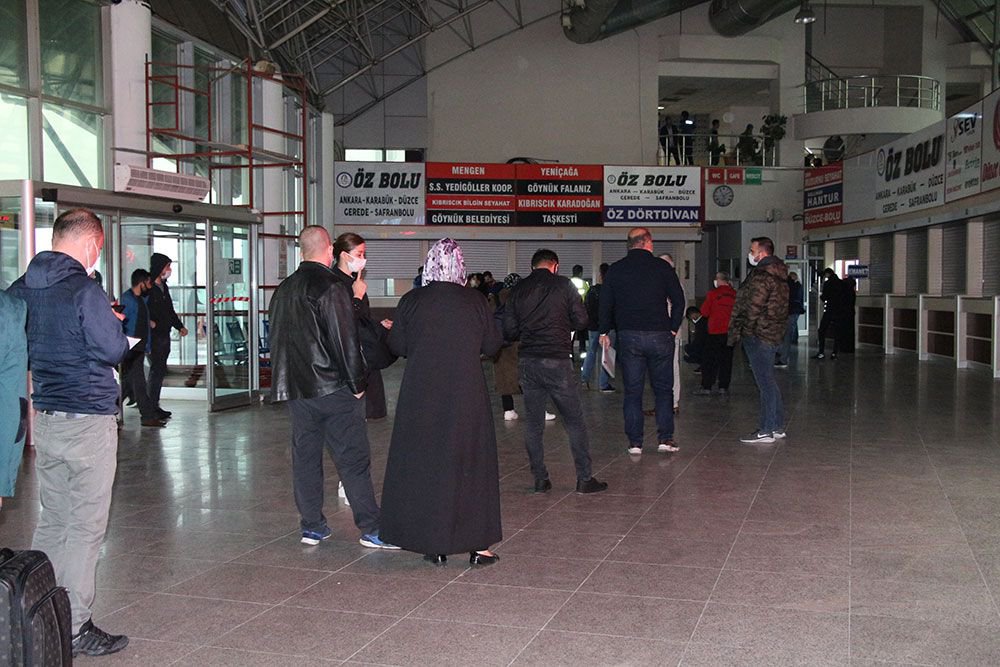 VATANDAŞLAR OTOGARA KOŞTULAR